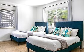 Hollywood Beach Family Pool Home
